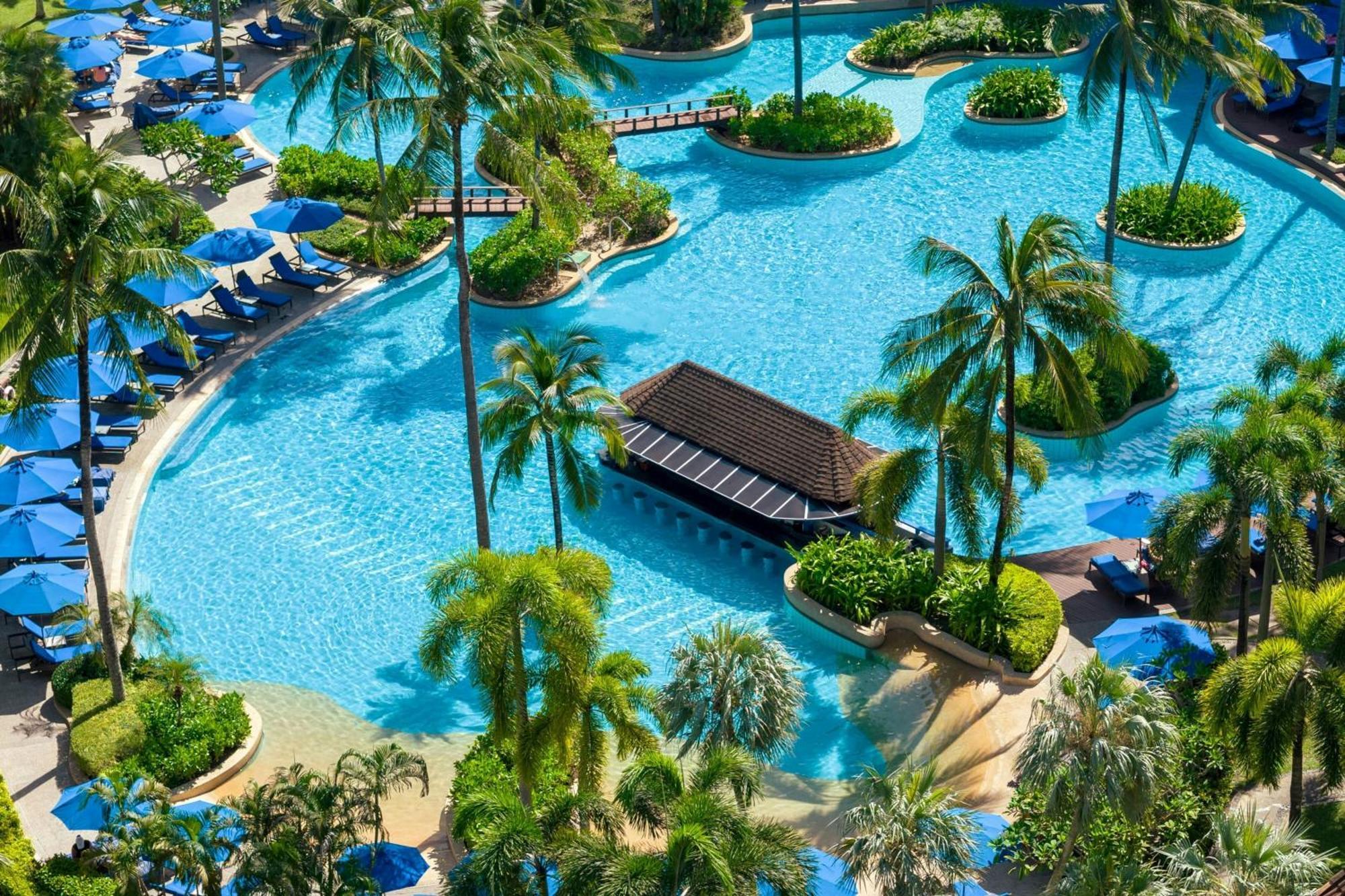 Phuket Marriott Resort & Spa, Merlin Beach Patong Exterior photo The pool at the Royal Thai Suite