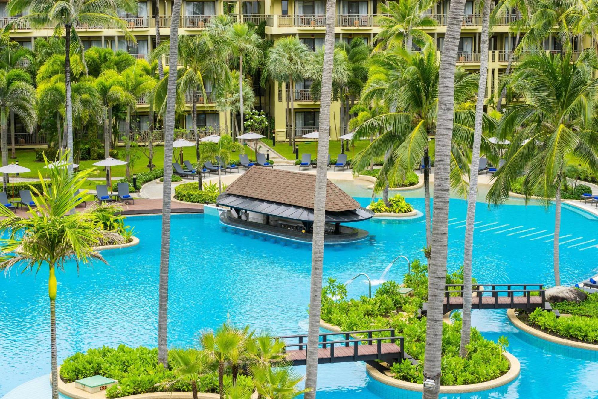 Phuket Marriott Resort & Spa, Merlin Beach Patong Exterior photo The swimming pool at the Royal Paradise Hotel & Spa