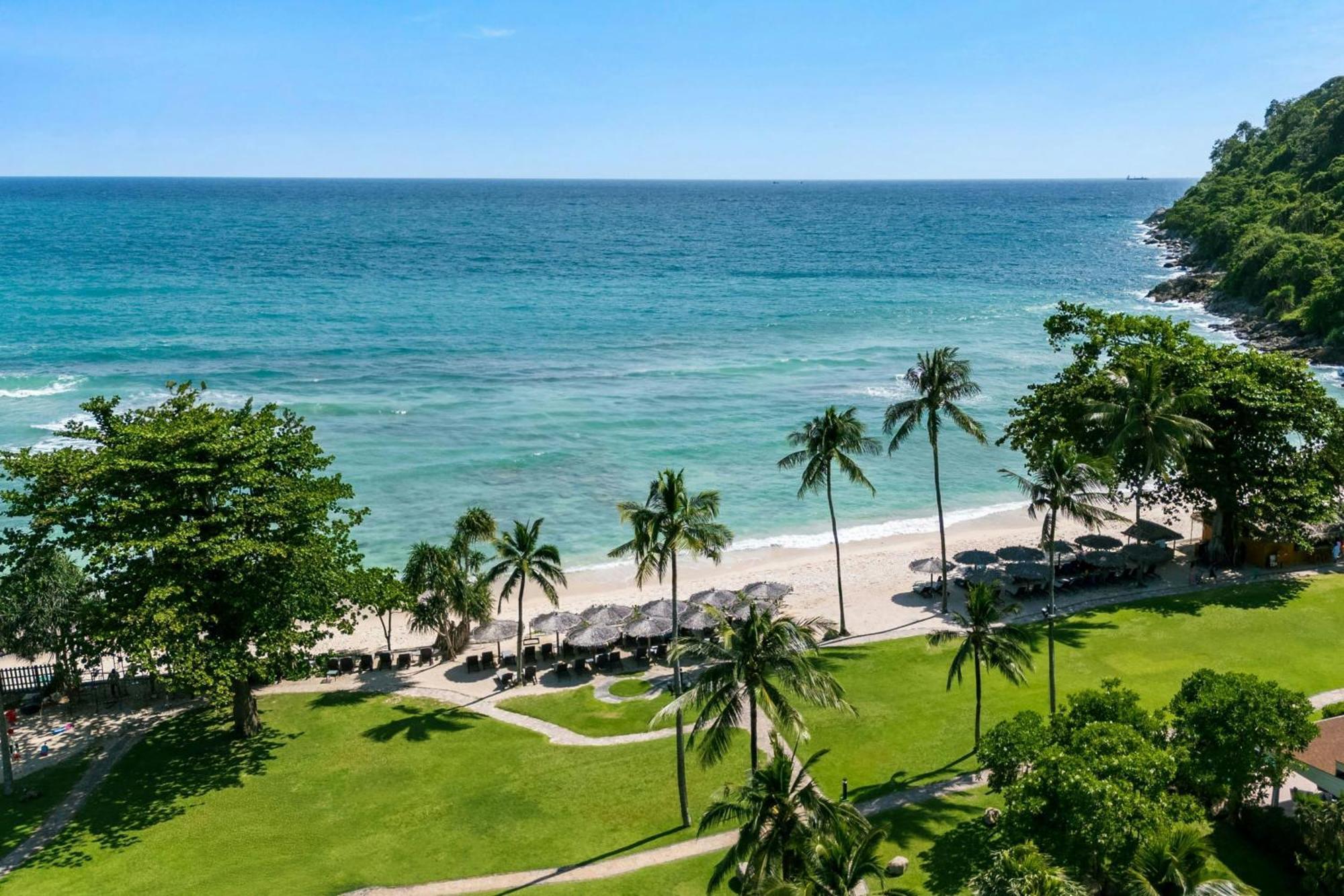 Phuket Marriott Resort & Spa, Merlin Beach Patong Exterior photo View of the beach at the Boca Raton Resort