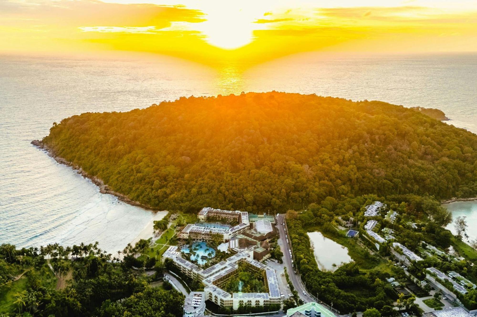 Phuket Marriott Resort & Spa, Merlin Beach Patong Exterior photo Aerial view of the resort