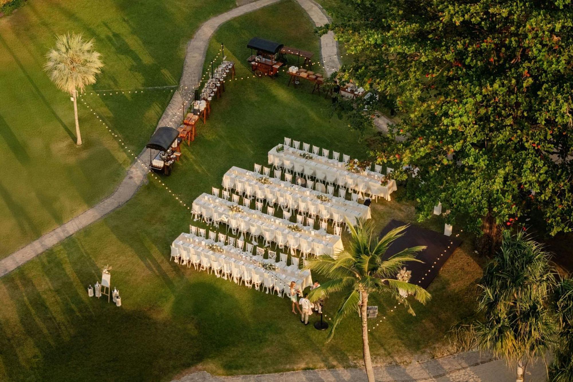 Phuket Marriott Resort & Spa, Merlin Beach Patong Exterior photo Aerial view of the 2007 U.S. Open