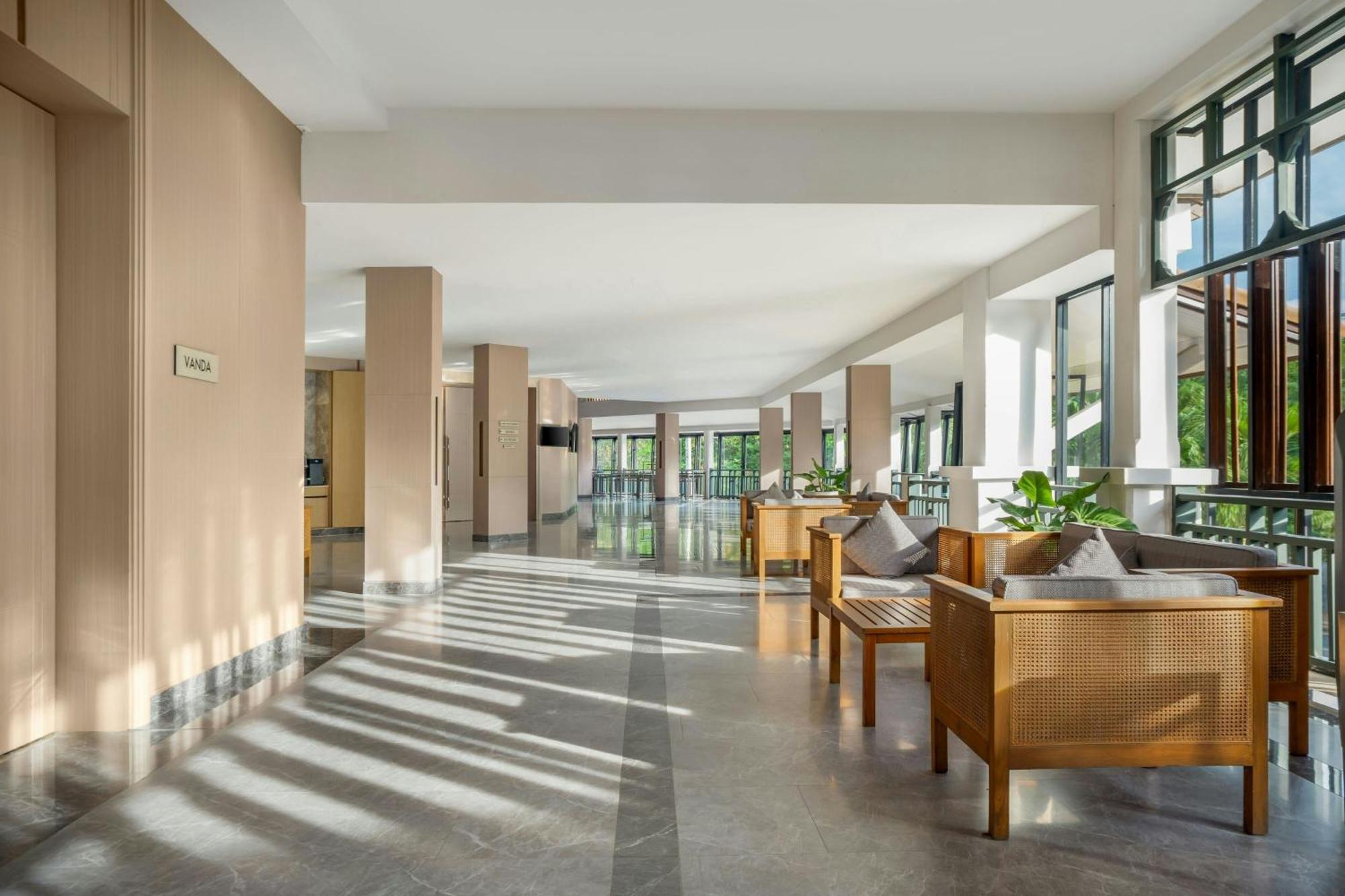 Phuket Marriott Resort & Spa, Merlin Beach Patong Exterior photo